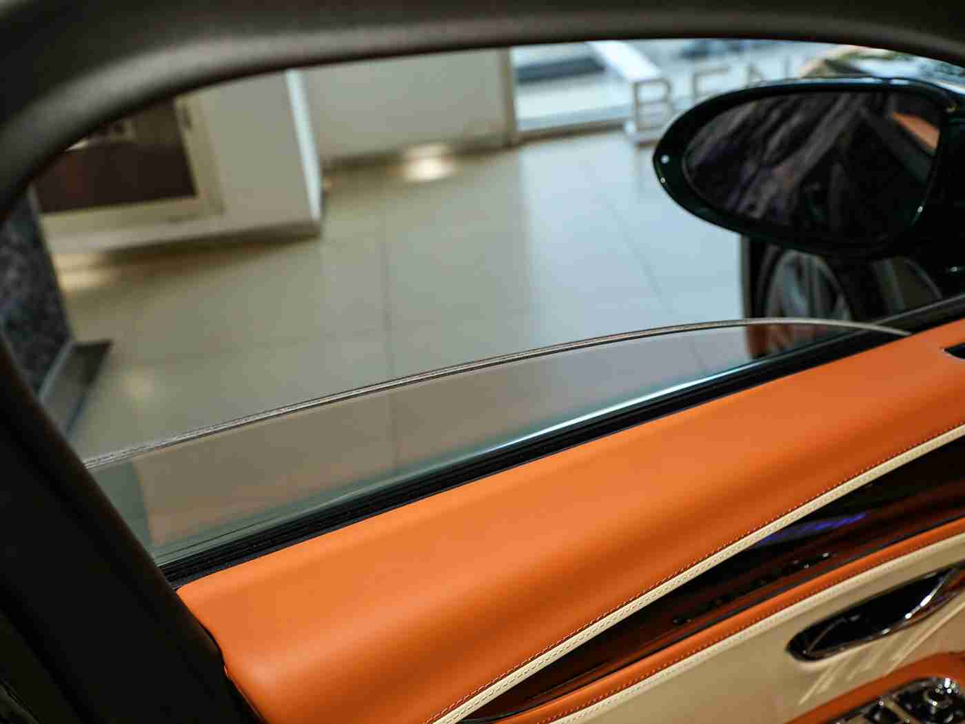 三上 初恋的回忆:经典敞篷跑车重生,现代MX-5如何延续纯粹驾驶乐趣-1