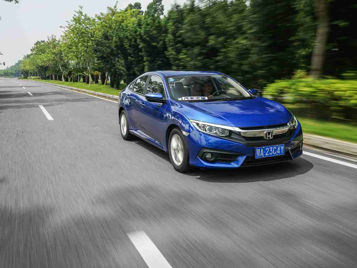 黄色三级软件:汽车安全系统新标准发布,三级防护技术让事故率降低三成-2