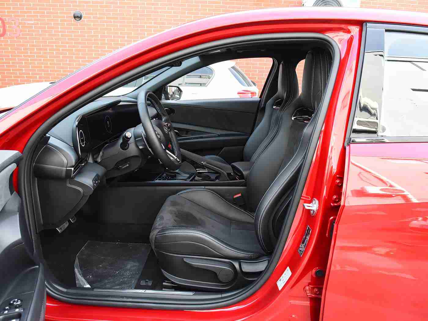 天美麻花星空有限公司电视剧:影视剧汽车植入热潮再起,智能电动车成新宠,现实购车攻略全解析-4