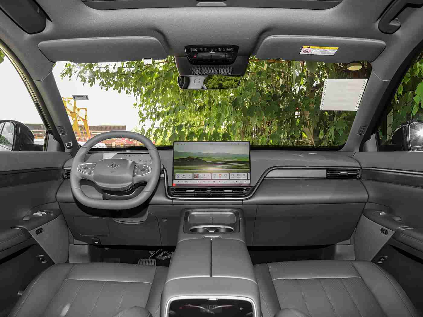 黄色入口:那一抹疾驰的流光,唤醒沉睡的赛道基因-1