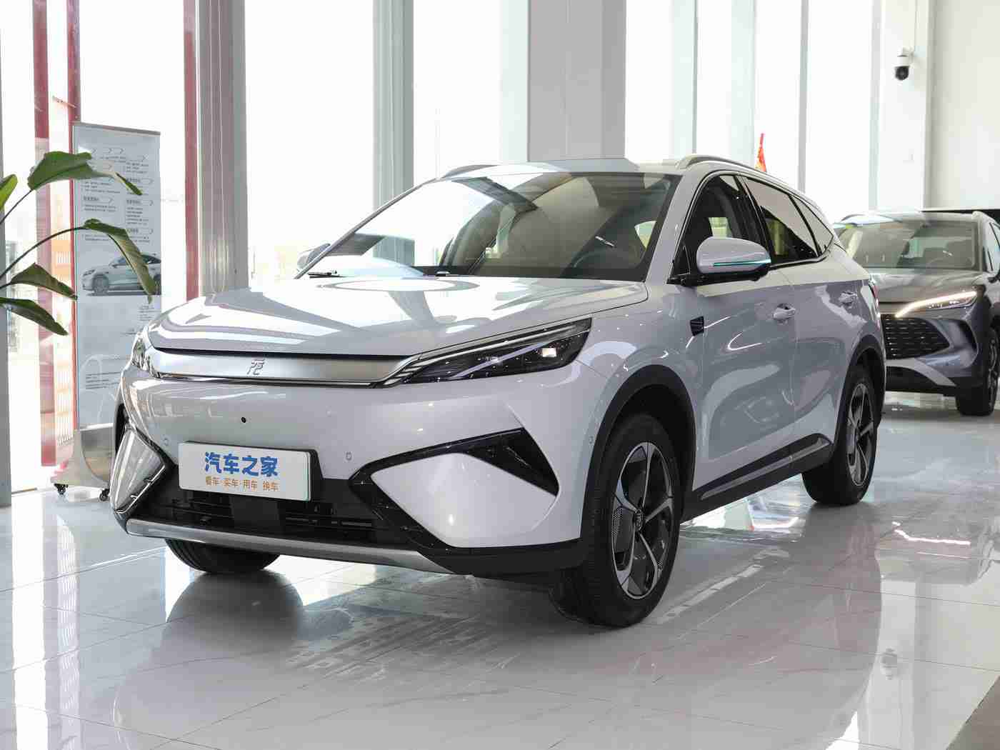 开发妻子初次接受3p:家庭出行新纪元,三排座SUV的舒适革命-3