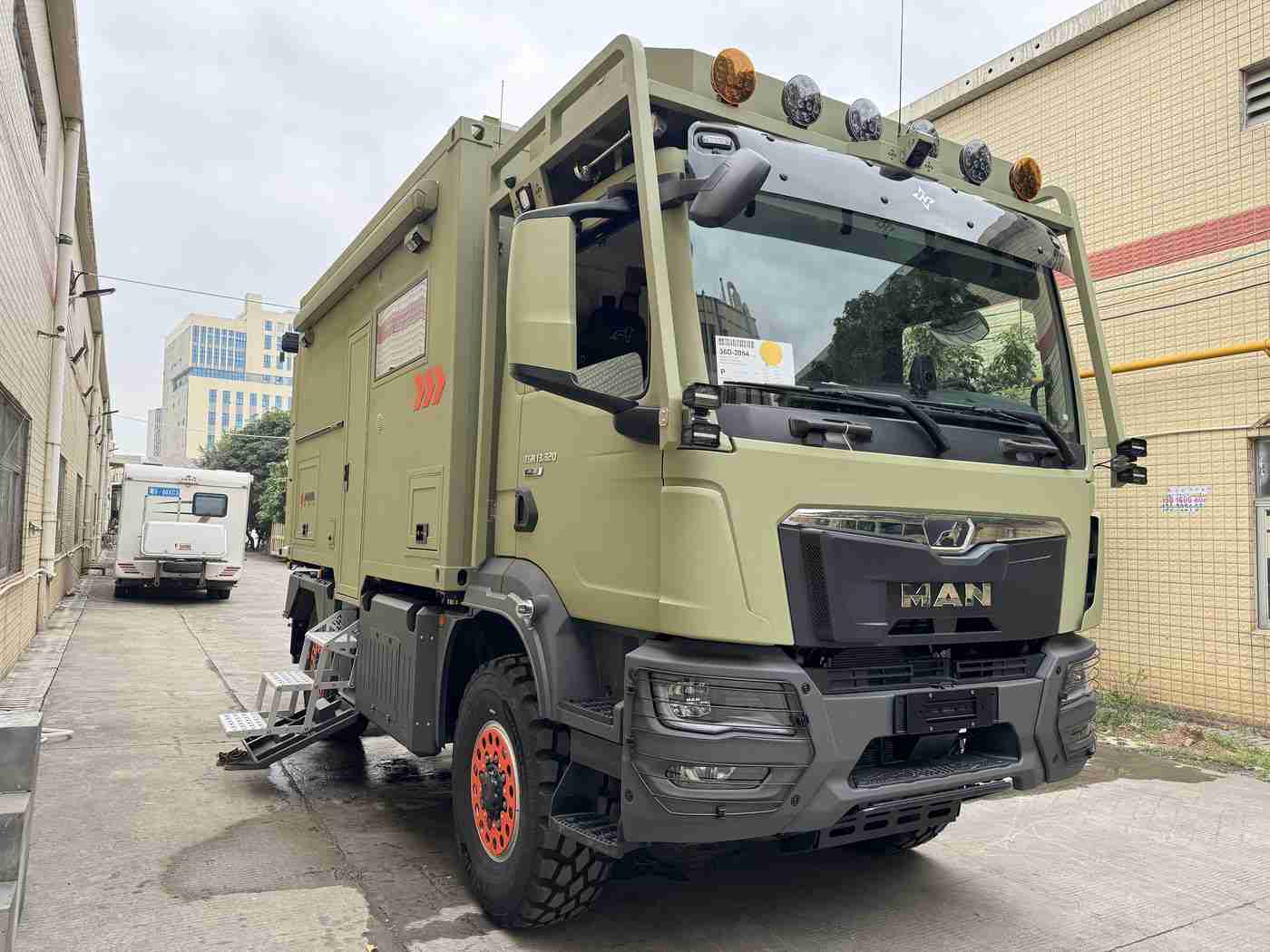 被女同桌调教成袜奴脚奴:从新手到高手,汽车驾驶与保养的精细化养成指南-5