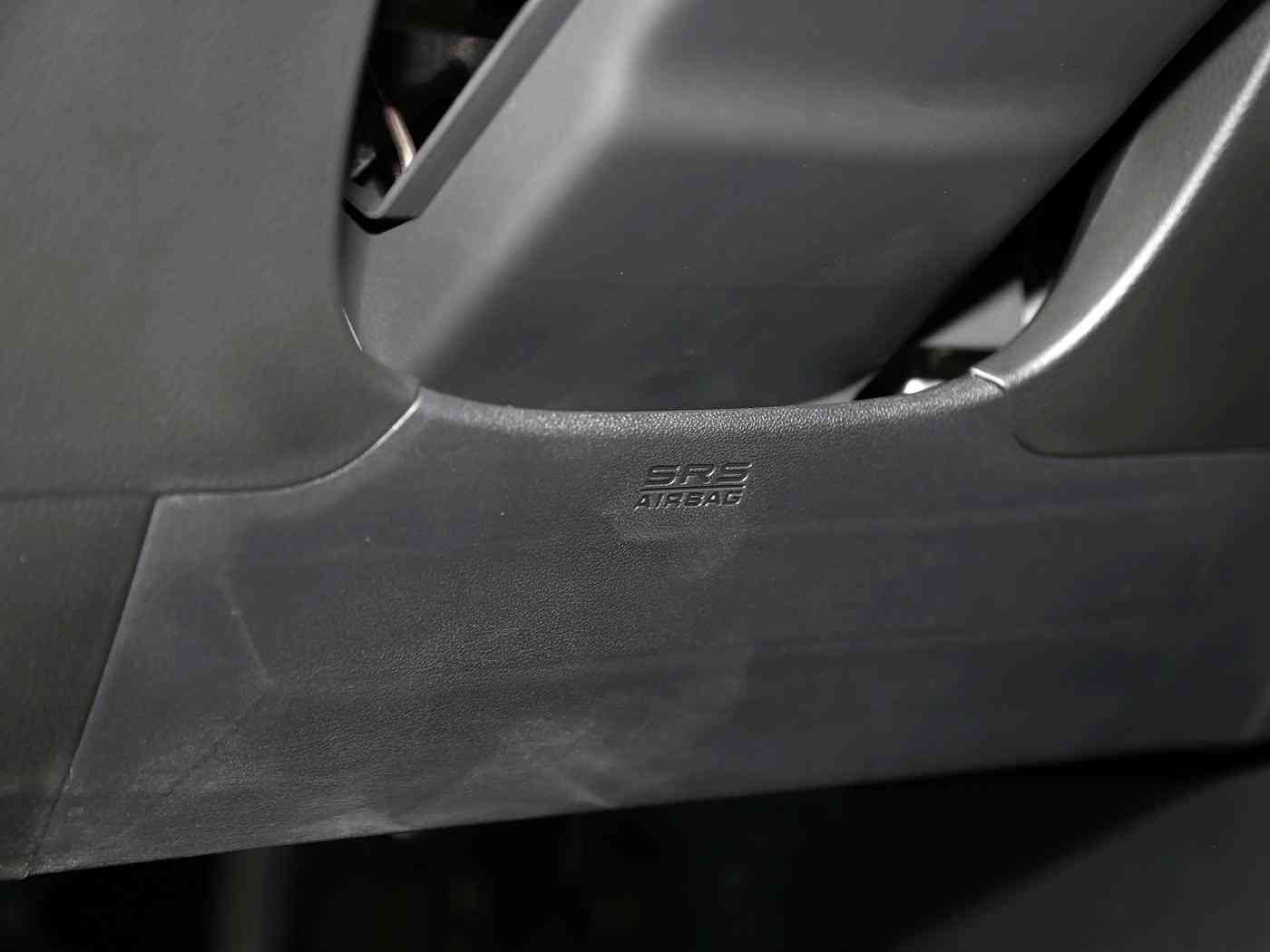 极品一线天粉嫩虎白馒头咸菜:2024汽车色彩趋势解析,白色与灰色如何选对爱车-2