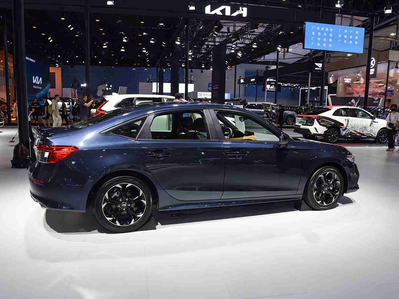 OPPO黄色软件:智能车载系统革新驾驶体验,安全便捷更个性-5