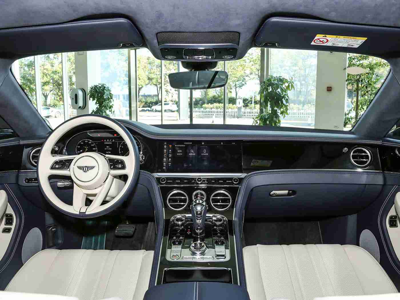 真人拔萝卜:硬派越野车脱困实战,选购指南与技巧解析-1