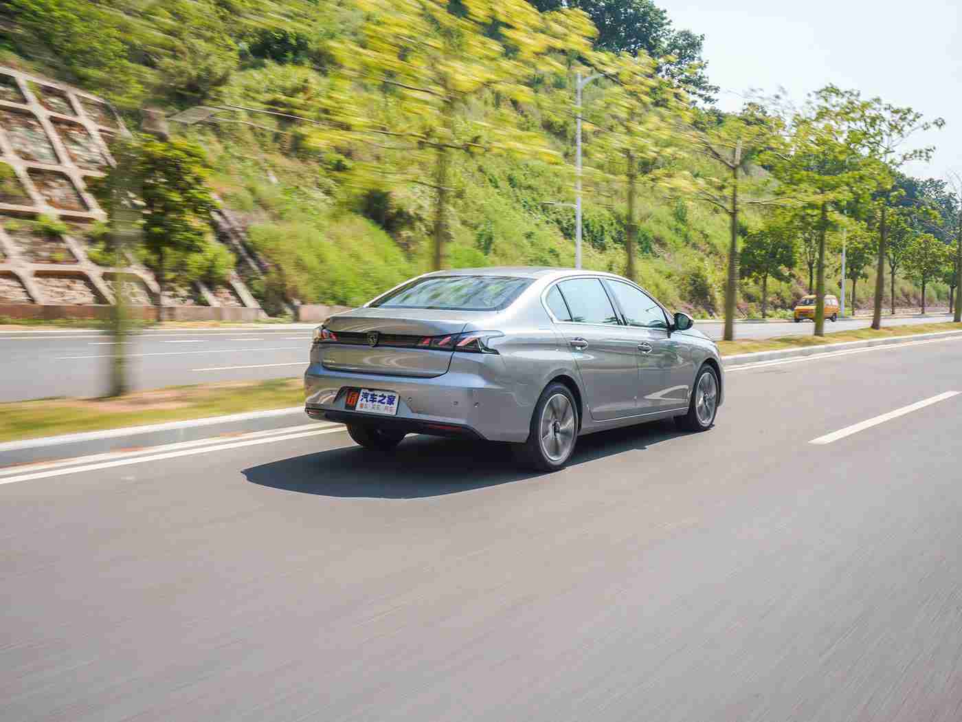 91麻豆天美京东蜜桃传媒老牛：跨界合作浪潮席卷汽车业,2023年销量增长15%背后暗藏选购秘籍-4