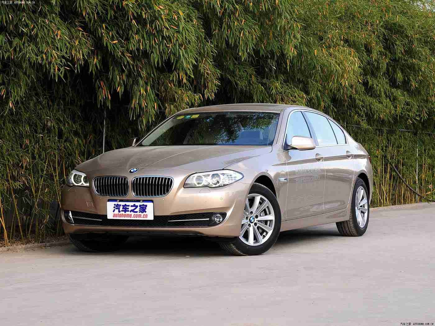 OPPO黄色软件:智能车载系统革新驾驶体验,安全便捷更个性-1