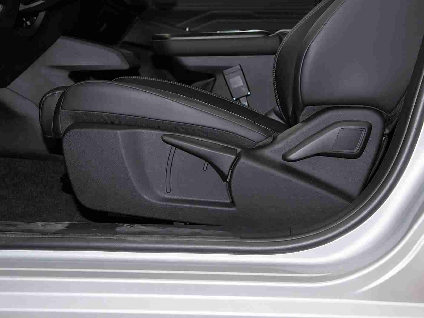 OPPO黄色软件:智能车载系统革新驾驶体验,安全便捷更个性-4