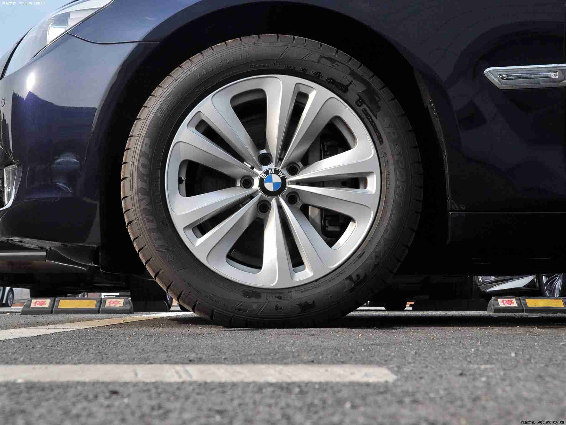 黄色appoppo:智能座舱革新驾乘体验,手机与汽车互联成新趋势-1