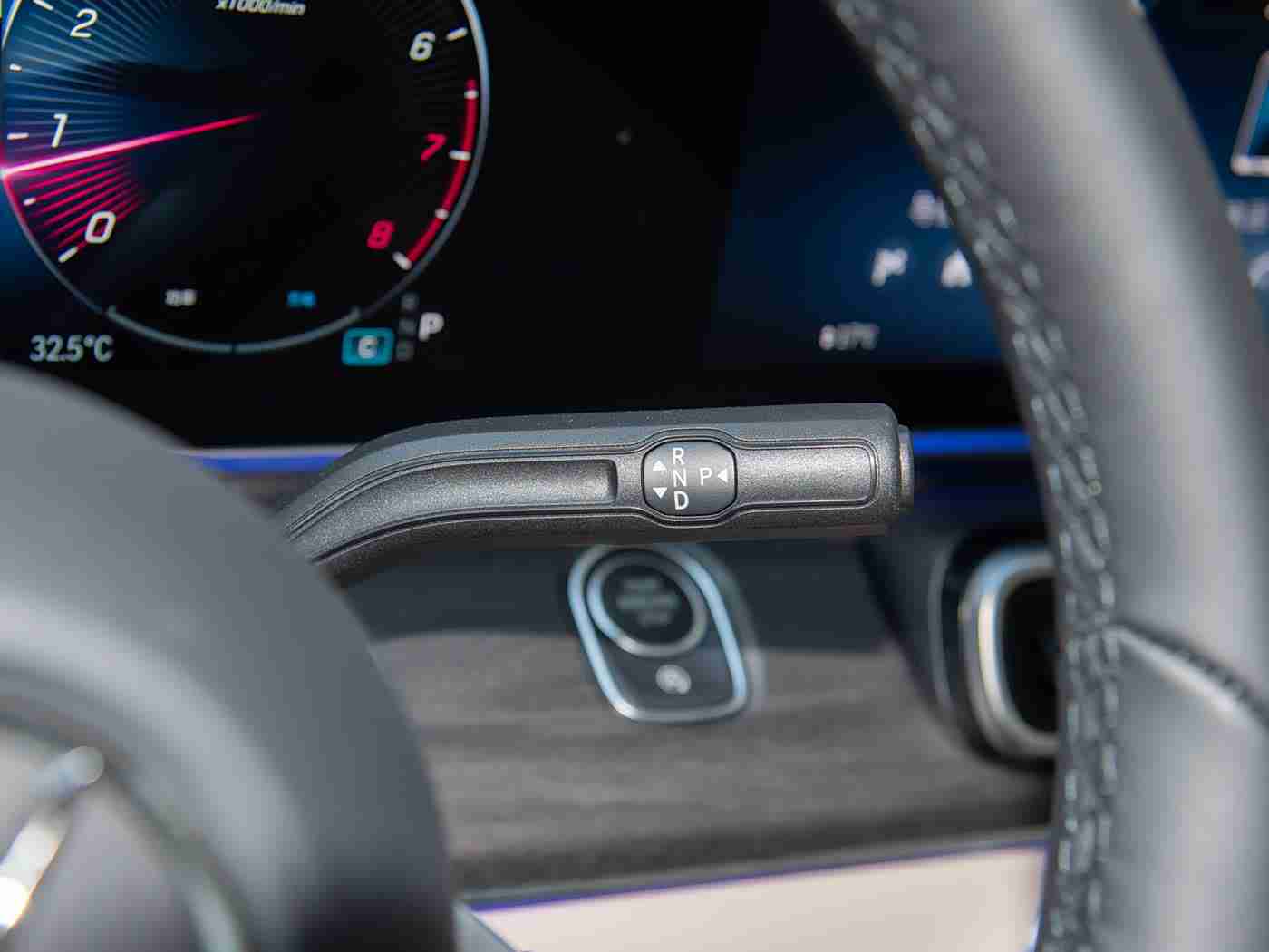 av三级:有条件自动驾驶迎来关键突破,主流车企竞相部署落地应用-1