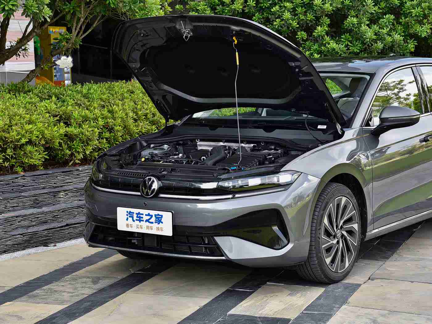 天堂8a 中文在线:智能座舱新纪元,打造你的专属移动空间-2