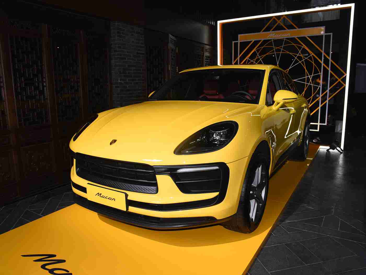 黄涩软件:车载系统卡顿频发,这份避坑指南请收好-3