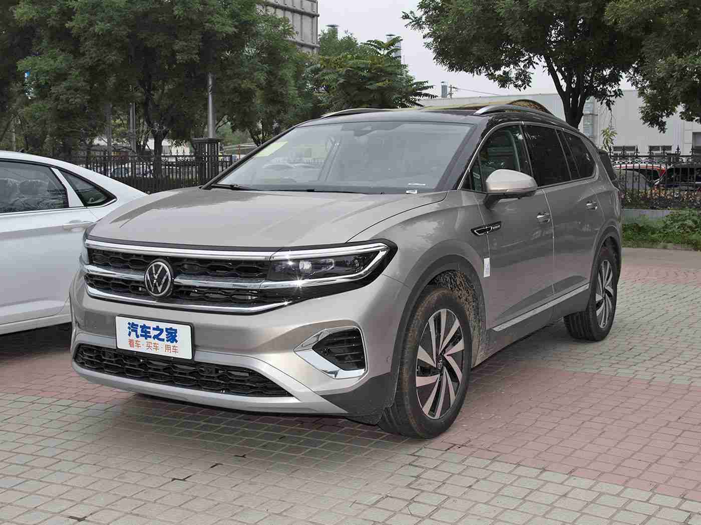 天堂8a 中文在线:智能座舱新纪元,打造你的专属移动空间-1