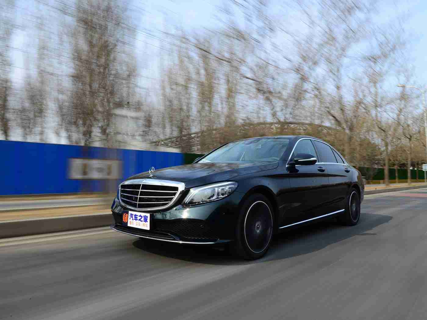 在床上拔萝卜:软卧驾驭术,揭秘行车中的安逸与精准之道-2