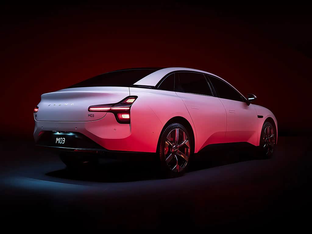 柚子猫盛世容颜小僵尸：复古美学与现代科技，打造你的个性都市座驾-1