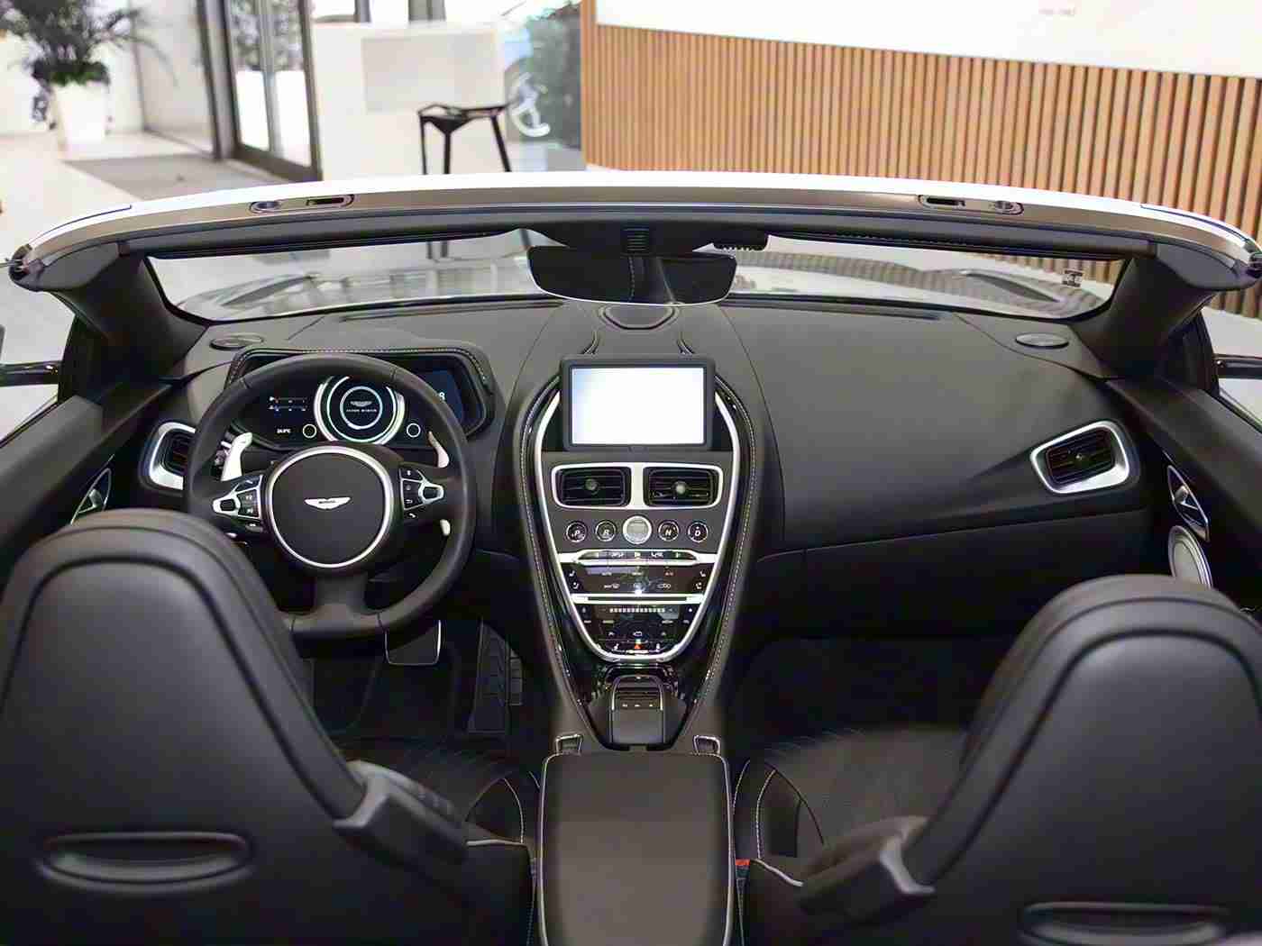 伽罗ちゃんが腿法原因分析:揭秘汽车操控性,底盘调校如何提升驾驶体验-1