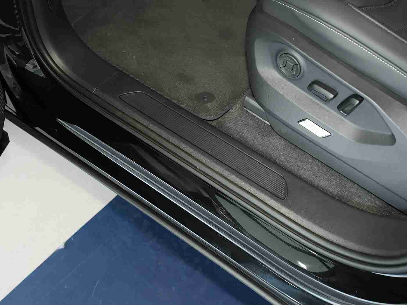 蜜桃传媒：柔光粉彩，汽车设计的情感温度革命-5