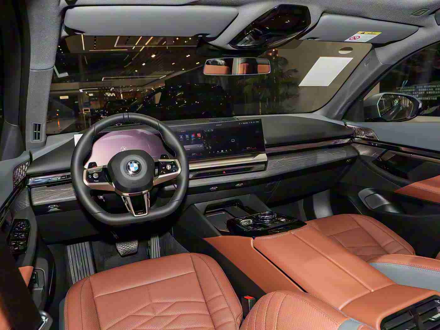 杨敏思版本1-5电视演员表:汽车进化论,从经典角色到未来座驾的跨世代对话-2