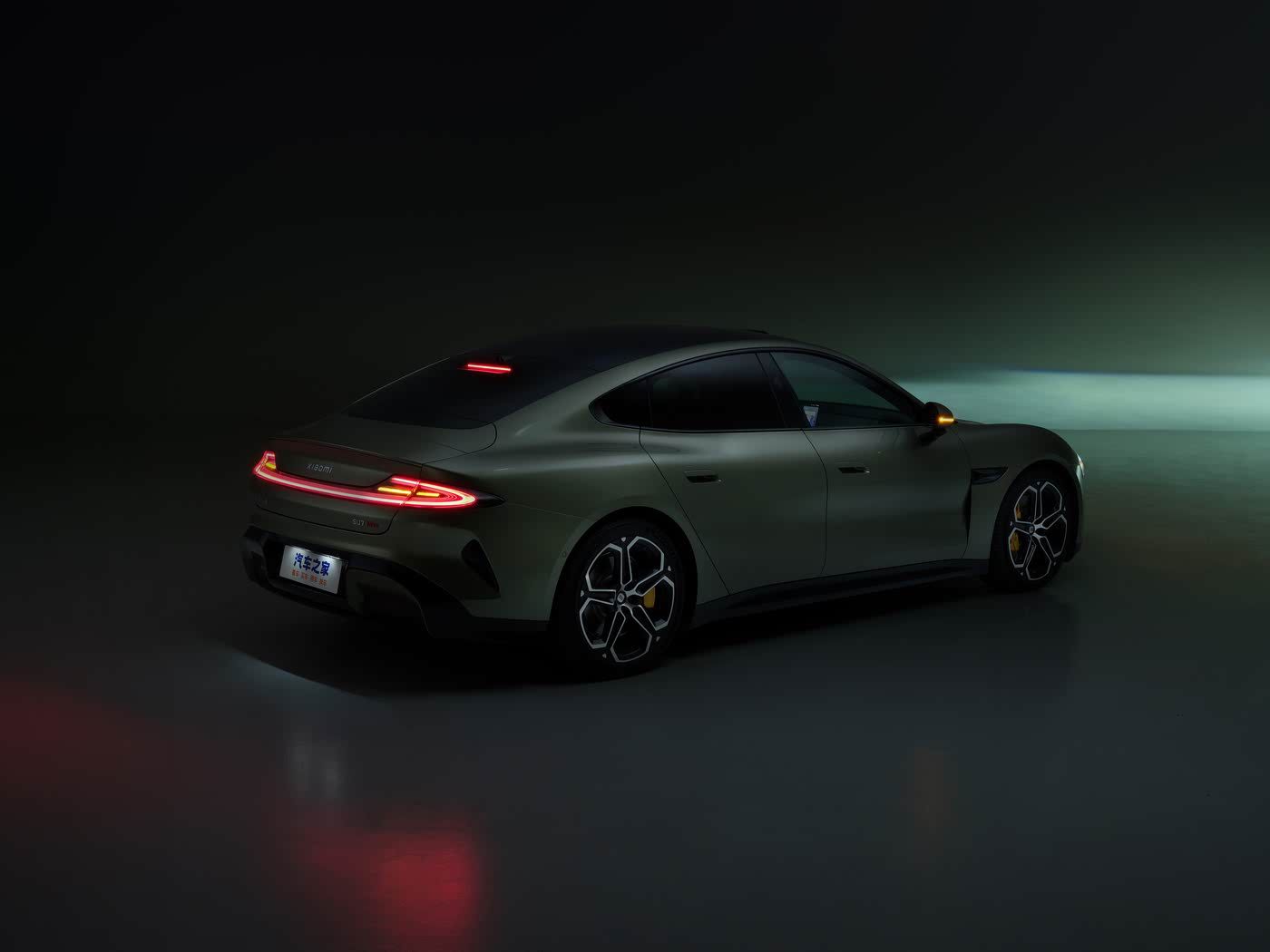 黄色appoppo:智能座舱革新驾乘体验,手机与汽车互联成新趋势-2