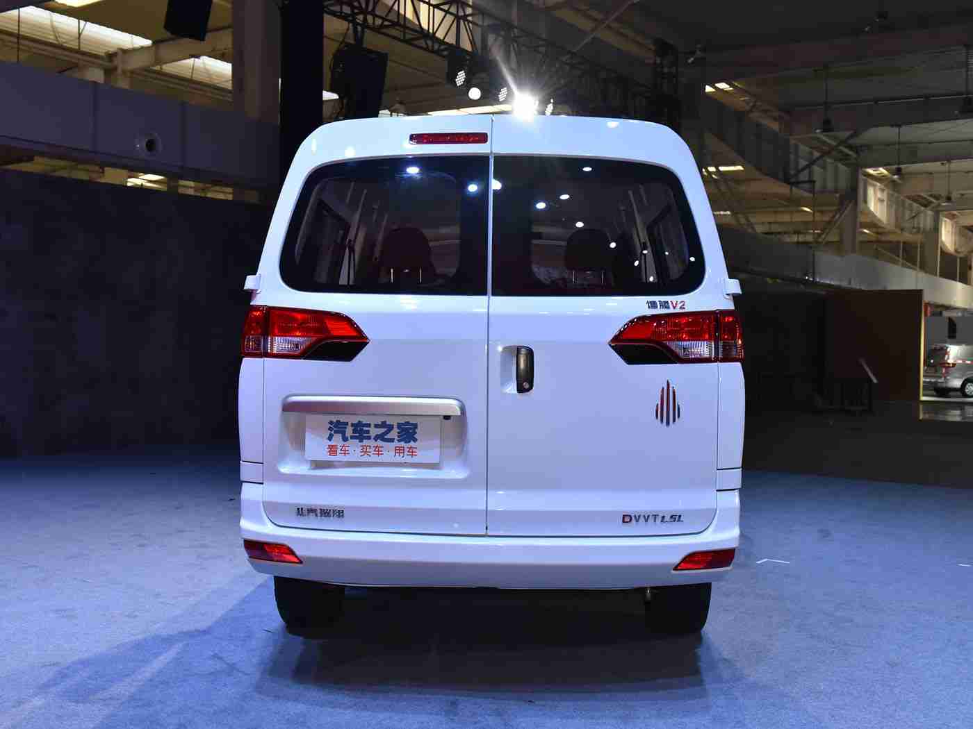 天美麻花:驾驭艺术线条,揭秘汽车设计中的优雅与实用攻略-1