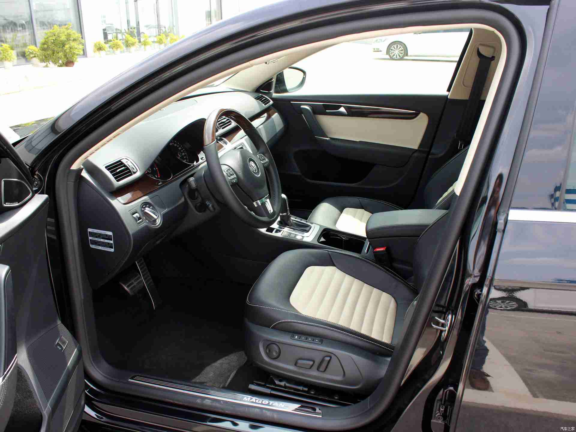 被女同桌调教成袜奴脚奴:从新手到高手,汽车驾驶与保养的精细化养成指南-4