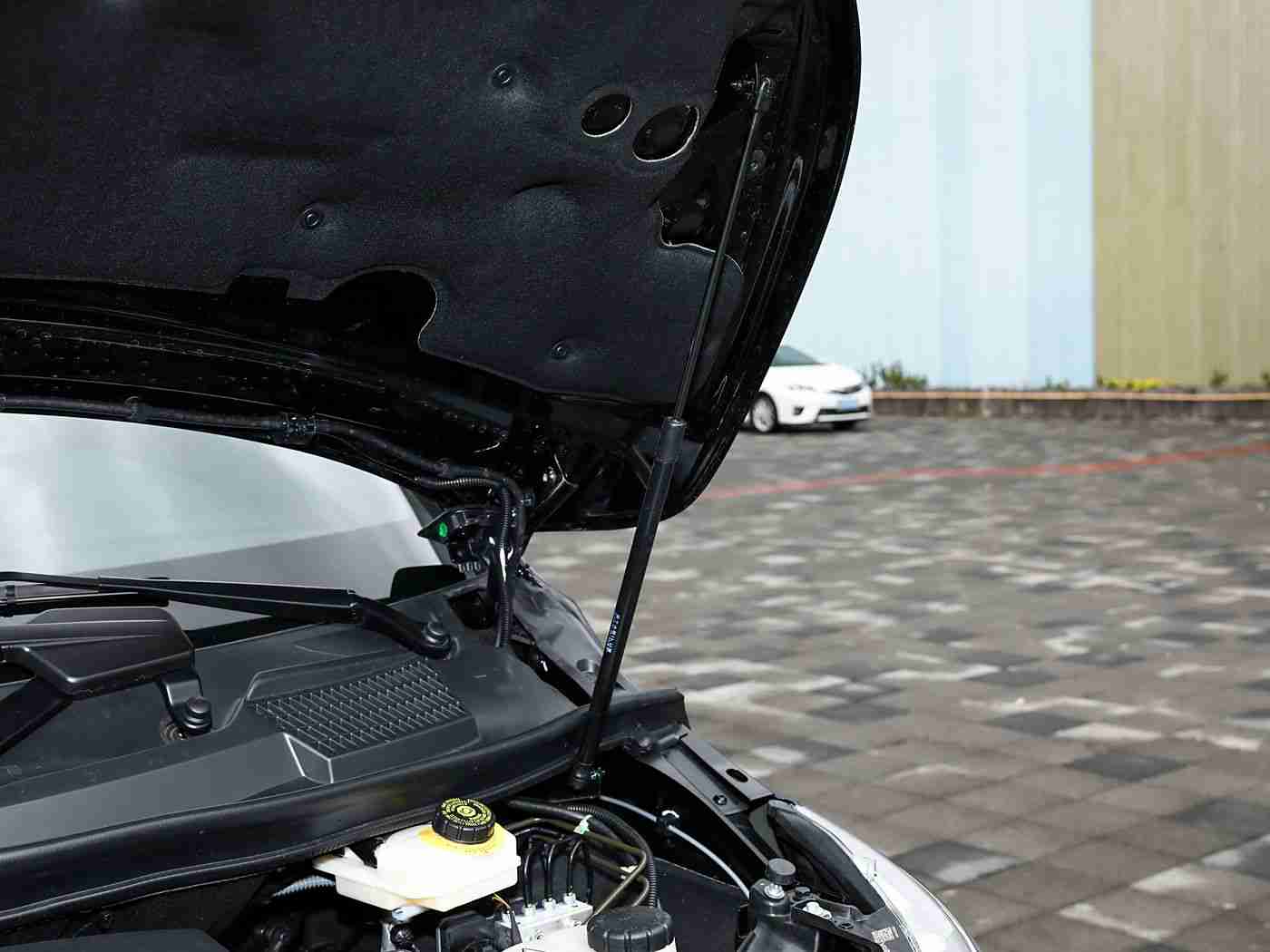 韩国三级HD中文字幕天美傳媒:驾驭未来,智能座舱与沉浸娱乐的完美融合之旅-4