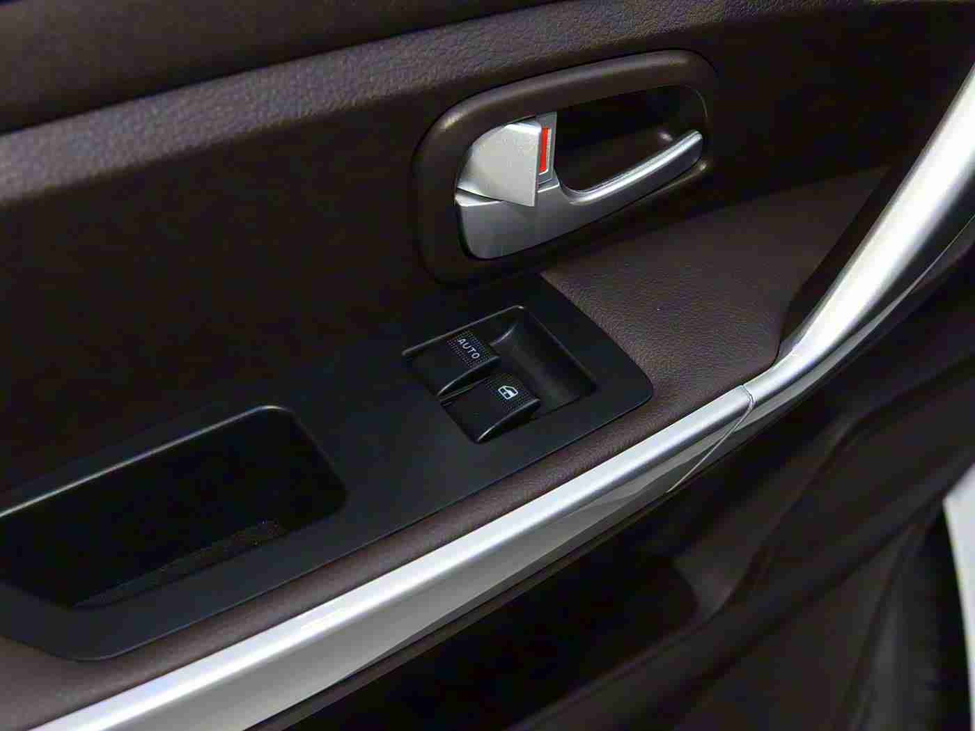 老师你的兔子:灵动座驾新选择,都市穿梭更自如-4