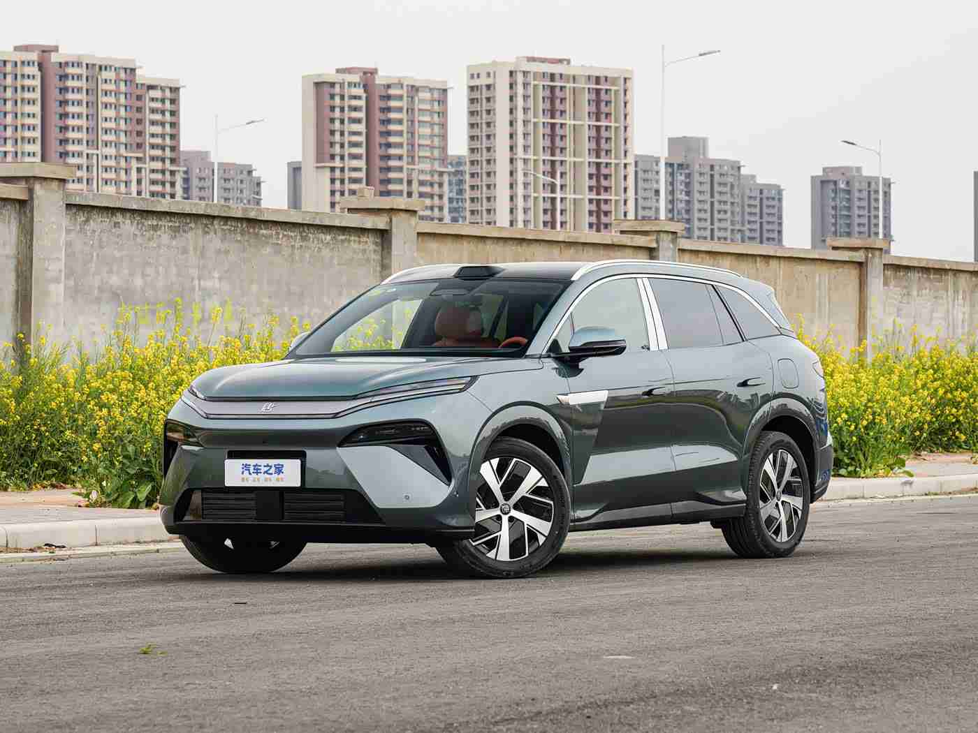 杨敏思版本1-5电视演员表:汽车进化论,从经典角色到未来座驾的跨世代对话-1