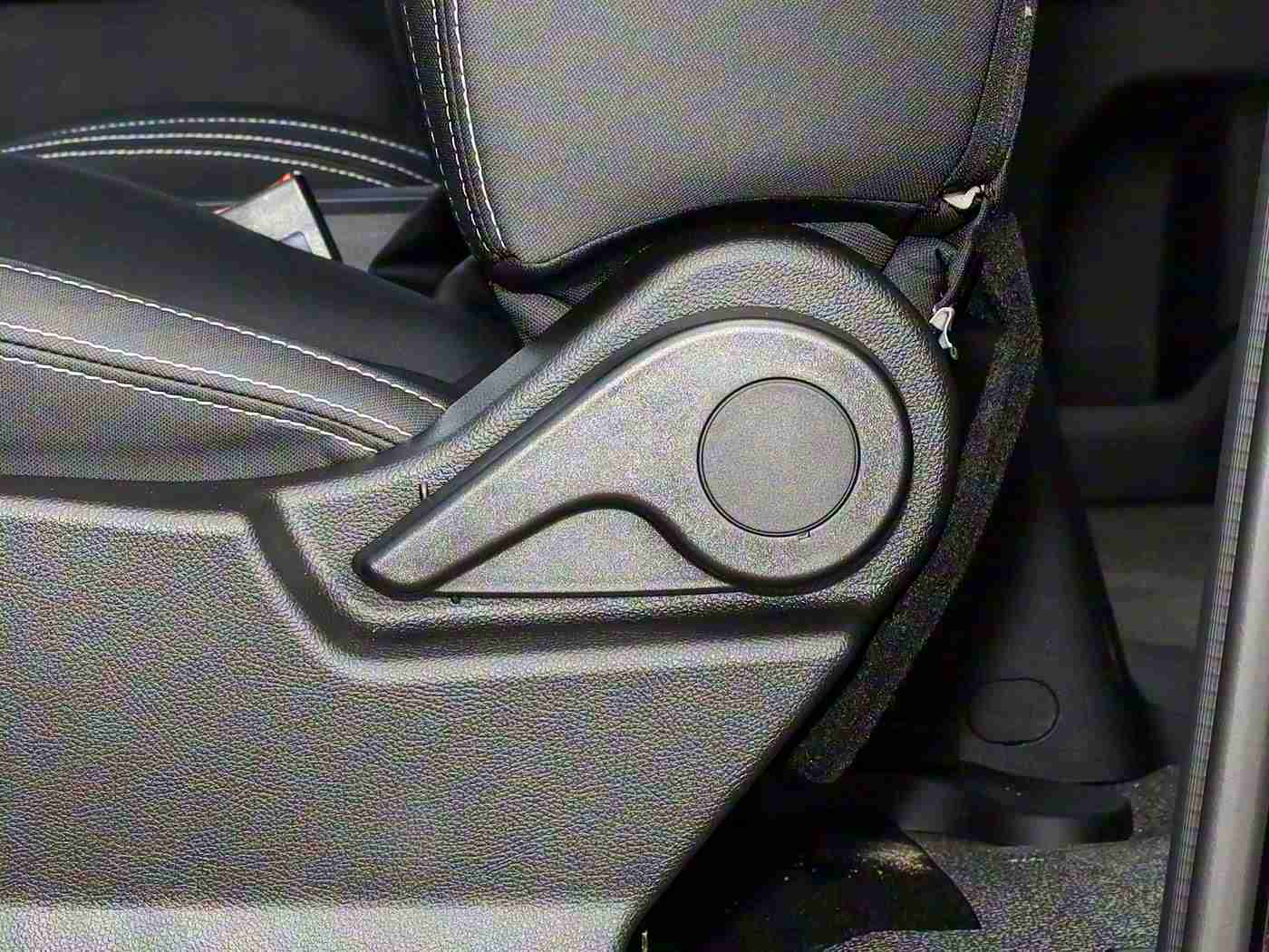 海贼王女帝被爆 羞羞歪漫:当汽车邂逅动漫,霸气与内敛的个性交响曲-2