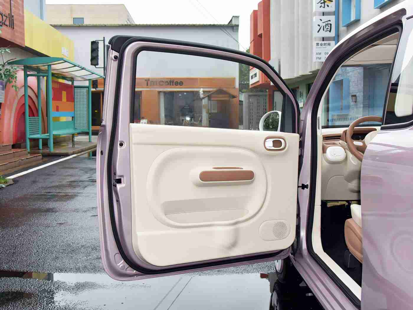 按摩师玩弄贵妇69Spa:驾驭未来,尽享身心舒缓的奢华座舱之旅-1