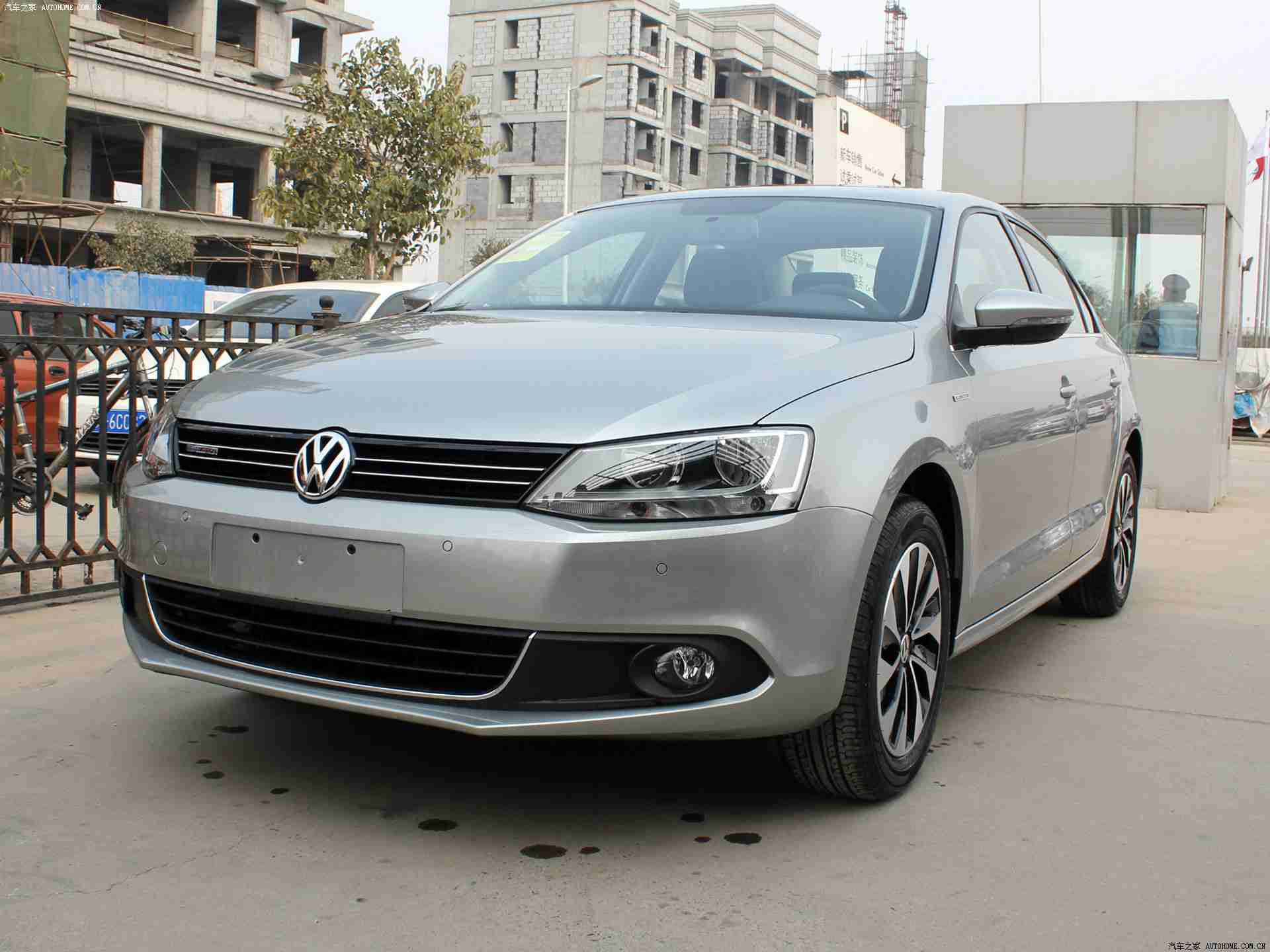 男人捅女人app：智能驾驶系统革新，人车交互如何重塑行车安全新纪元-4