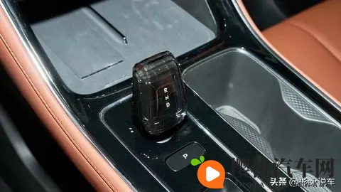 吉利帝豪焕新而至,尺寸智能双升级?-2