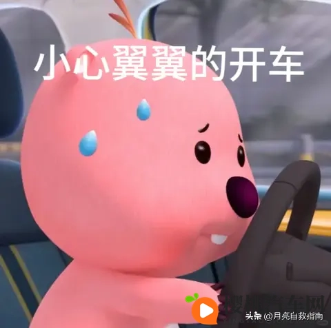 打扑克的剧烈运动：智能驾驶新潮流：车内娱乐升级，安全驾驶乐趣多-1