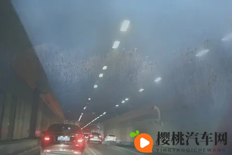 娇妻被朋友抱进卧室3p:智能驾驶新风向,汽车跨界营销大突破-1