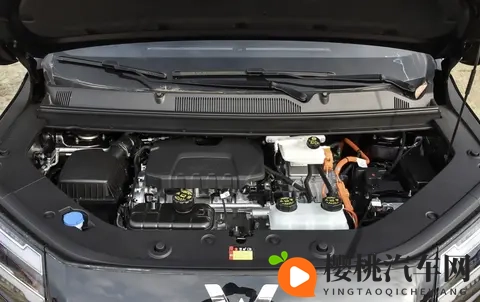 五菱星光730 PHEV：打破传统MPV限制，预售价1068万-3