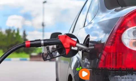 十大禁用黄软装:汽车内饰安全大揭秘:这些隐患你注意了吗?-3