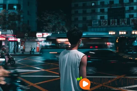 倒闭车遭疯抢!年轻人:10 万内有配置,智驾不重要-2