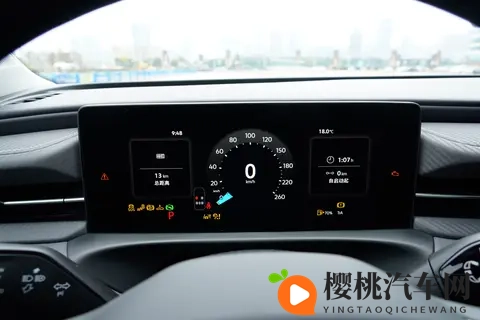 新车 隐藏式门把手_电子怀挡设计_11月上市,上汽大众朗逸Pro下线-1