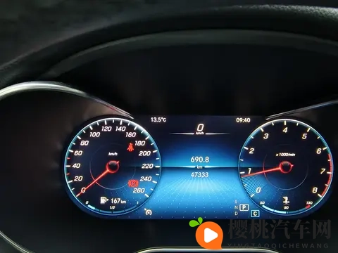 15万内拿下红色奔驰C级,2021年一手准新车,都市丽人的优雅之选-1