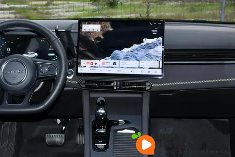 邂逅领克03:一台让日常通勤也充满悸动的运动轿车-3