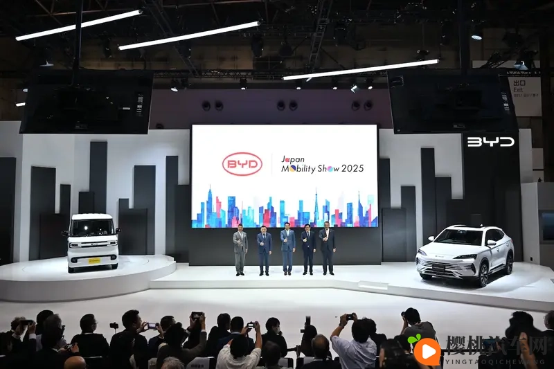 一个人看的ww视频:全新汽车亮相,科技亮点吸睛!-1