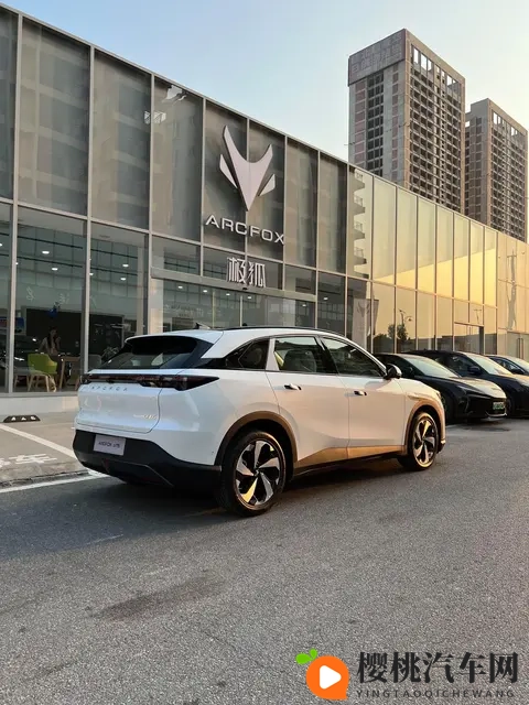 美女被强奸app:汽车科技,安全驾驶新体验-3