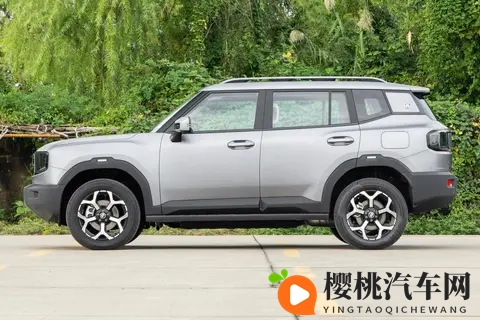 不到15万,方盒子新卷王,配三电机真四驱,续航147km,香吗?-2