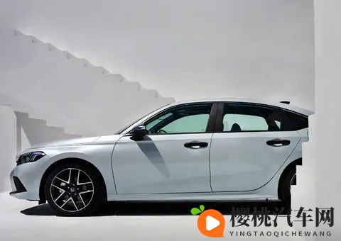 最值得抄底的合资油车,思域终端不到9万块,15T又暴躁又省油-2