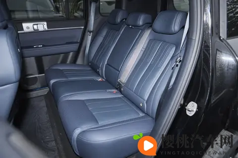 比亚迪又出爆款！大五座空间，续航超1300km，家用再合适不过-3