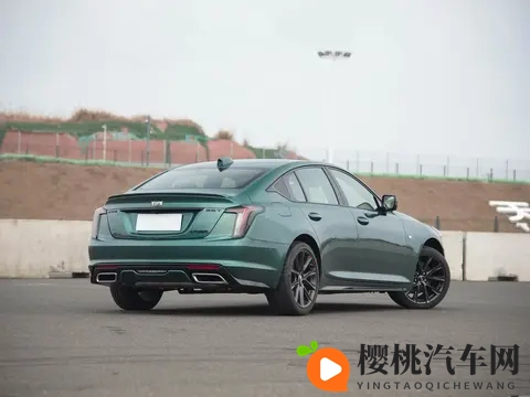 不到20万就能买B级豪华车?标配20T+10AT,16个音响,后驱能漂移-2