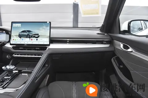 吉利这次真敢拼!新东方曜降45万,还送五重豪礼,能火吗?-2