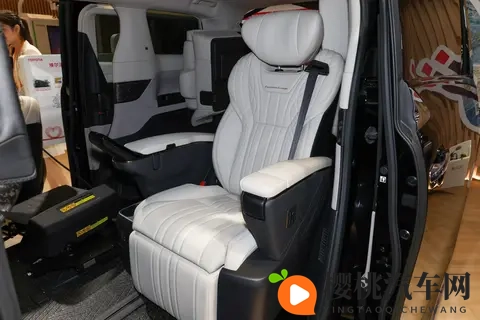 官方参考价140万元_预计明年5月发售 丰田埃尔法福祉版实车现身-2