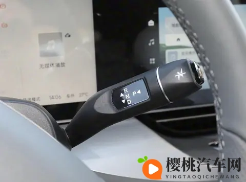 又一国产新能源,轴距2915mm,搭载华为双电机+宁德时代电池-1