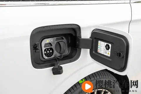 试完26款岚图梦想家，发现现在的MPV越来越卷了-3